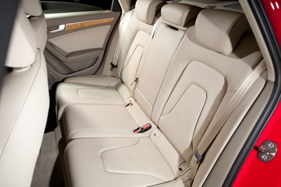Интерьер Audi A4 3.2 FSI Quattro Sedan (B8, 8K) 2007 года  (NA) (фото 21 из 32)